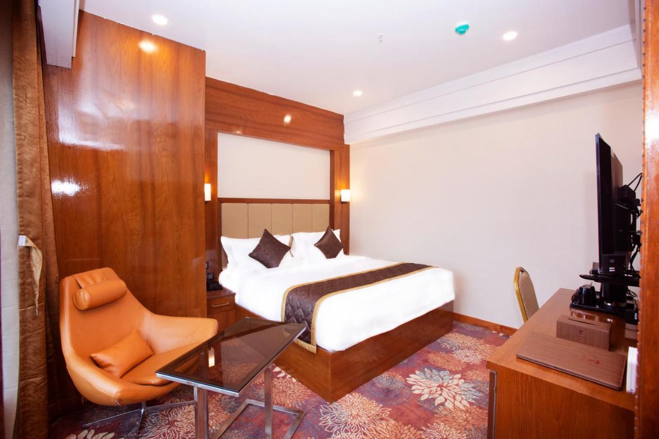 Kingston Hotel Bangalore Exterior photo
