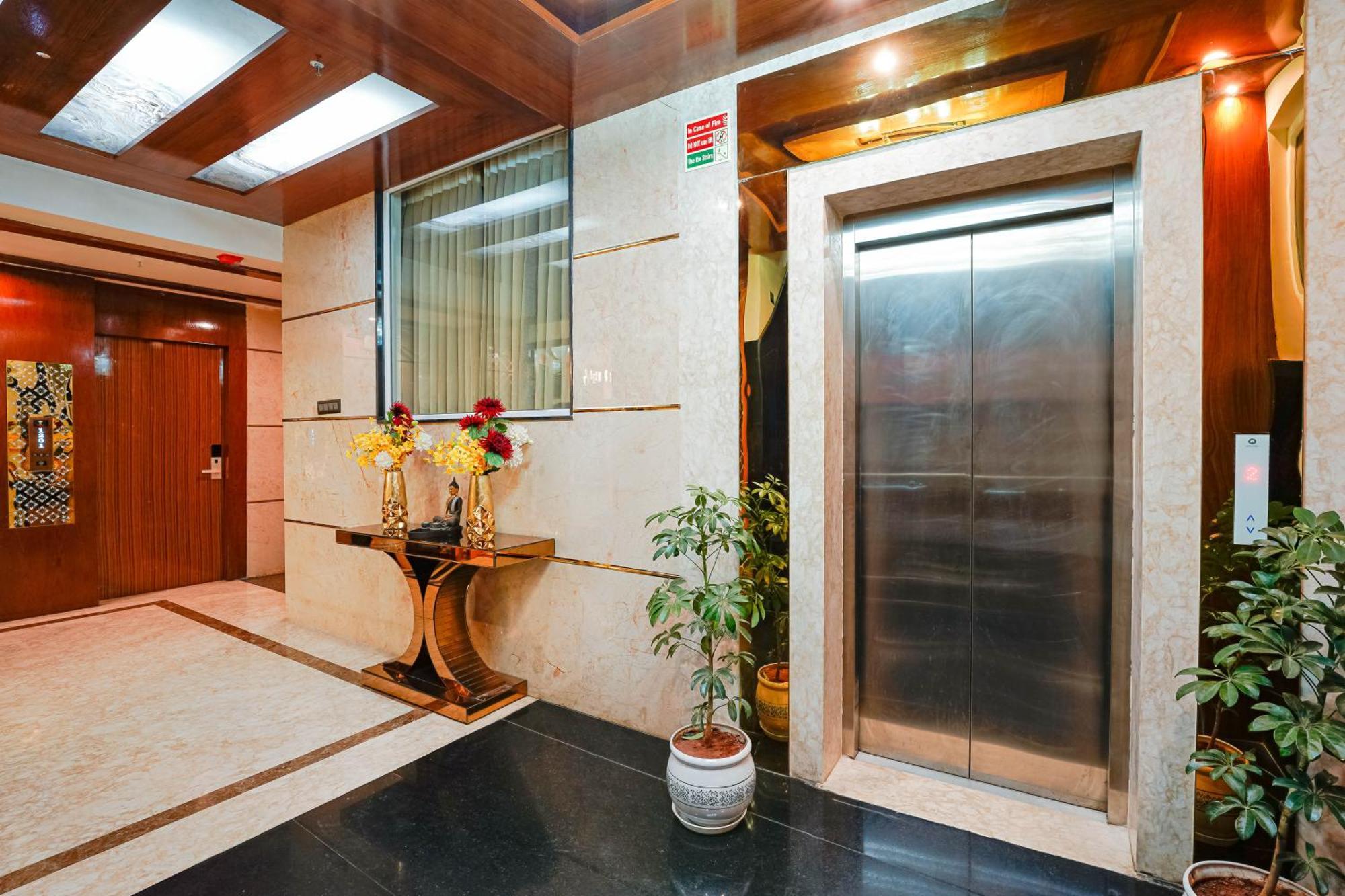 Kingston Hotel Bangalore Exterior photo