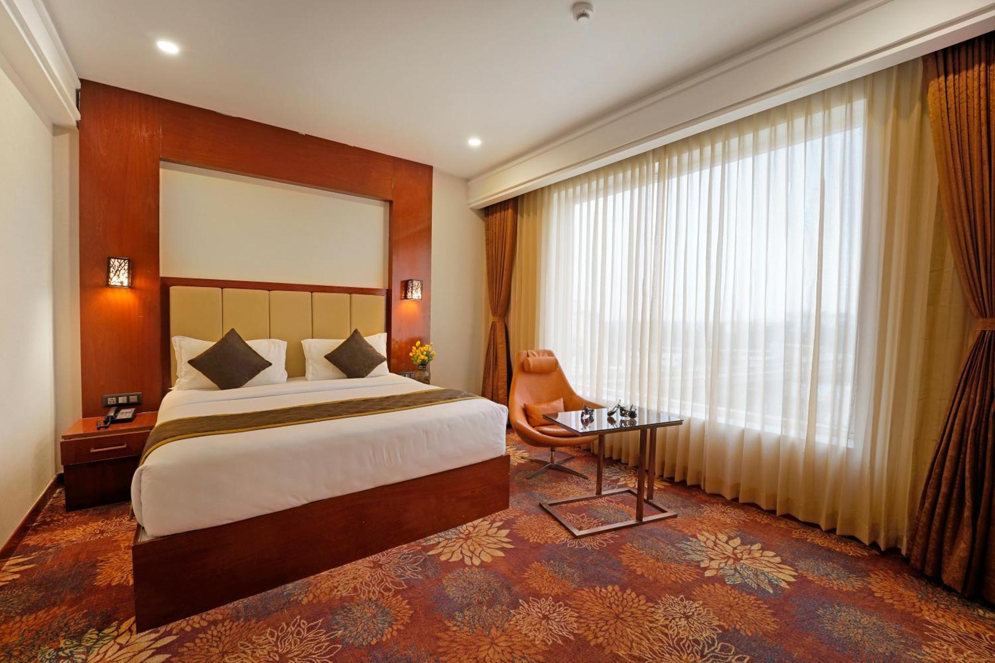 Kingston Hotel Bangalore Exterior photo